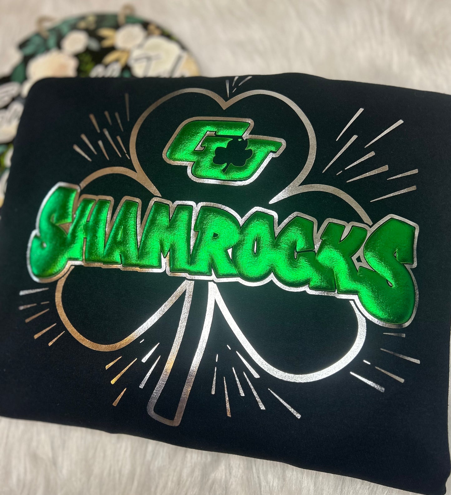 GU Shamrocks Metallic Puff Design