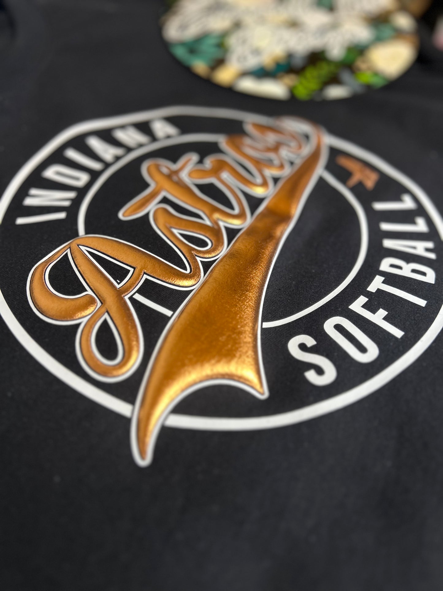 Indiana Astros Metallic Puff Circle Design