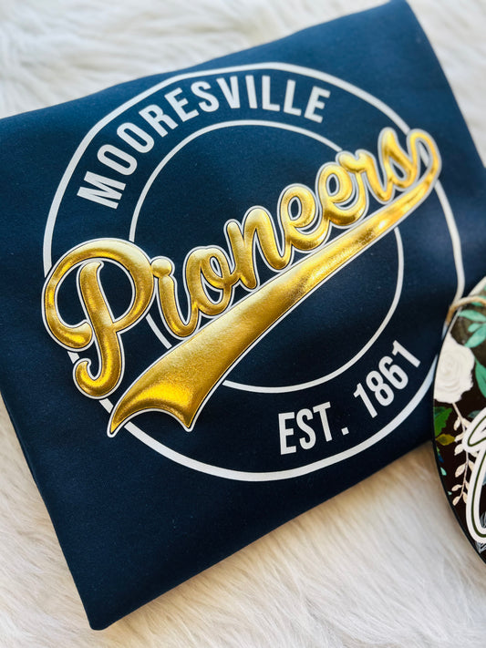 Mooresville Pioneers Metallic Puff Circle Design
