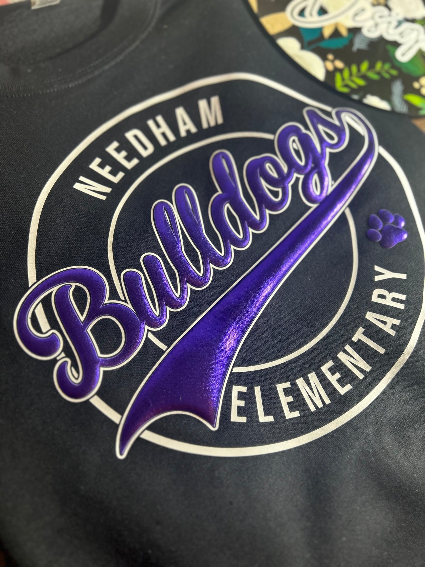 Needham Elementary Bulldogs Metallic Puff Circle Design